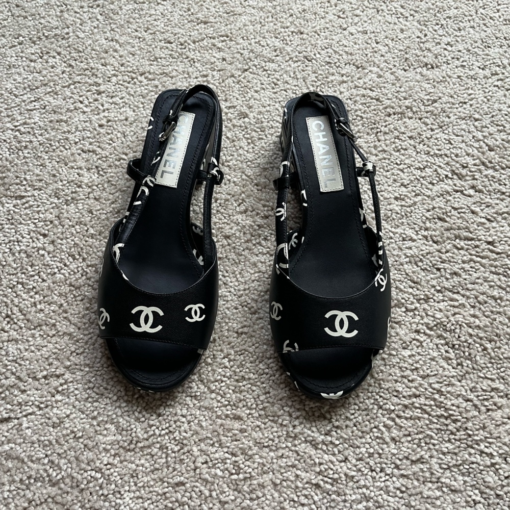 CHANEL 22SS Black CC Printed Slingback Sandals, Size EUR 37, Runway Style